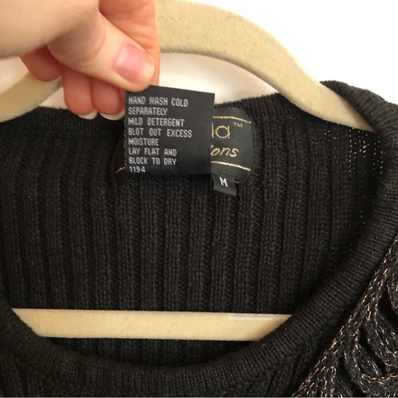 Maurada Collections, Black Sweater gold thread, Size M - Picture 10 of 10